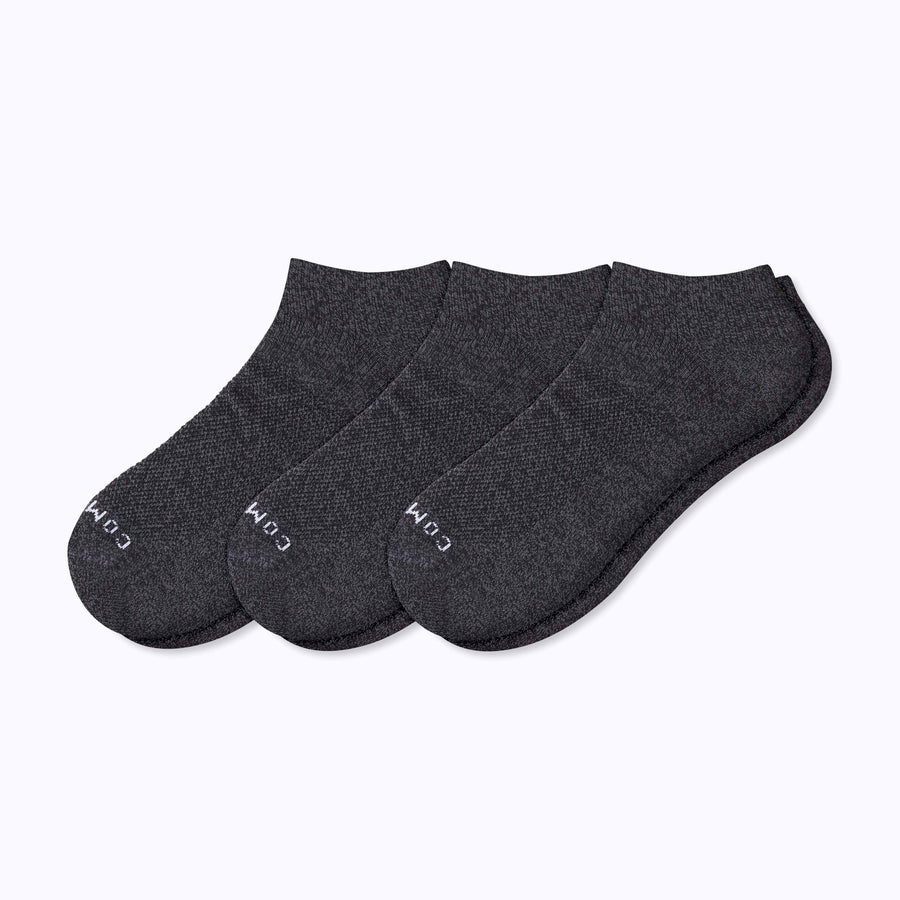 A 3 pack of ankle socks in heather-charcoal